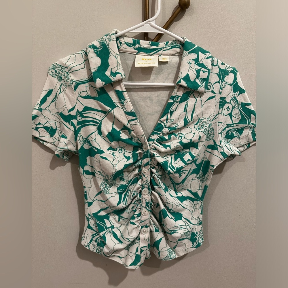 Maeve by Anthopologie fitted floral top